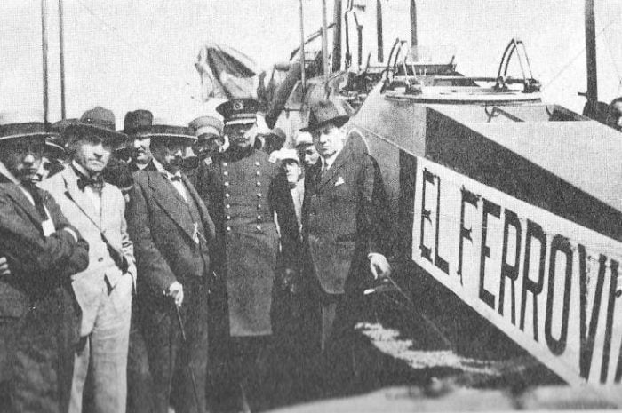 Un FERROVIARIO de estampa en las alas chilenas