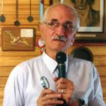 Roberto Ghiglione, poeta, periodista y escritor 2 Contratapa Roberto 1