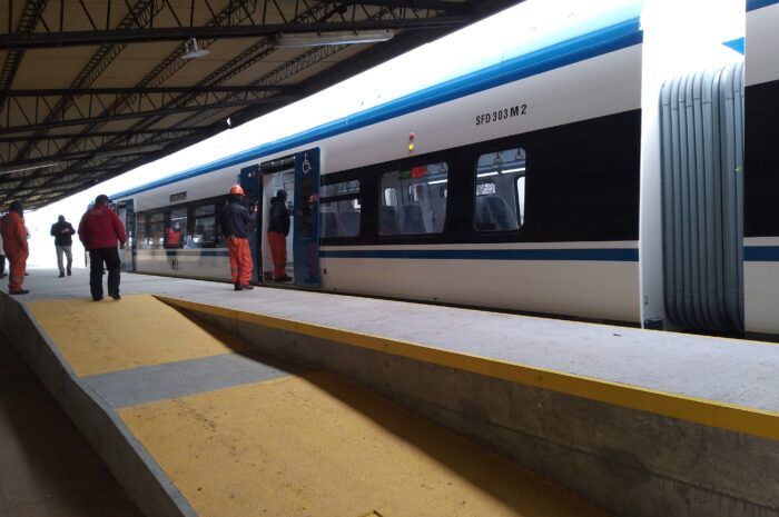 EFE da inicio al rodaje técnico de tren chino de pasajeros Victoria a Temuco