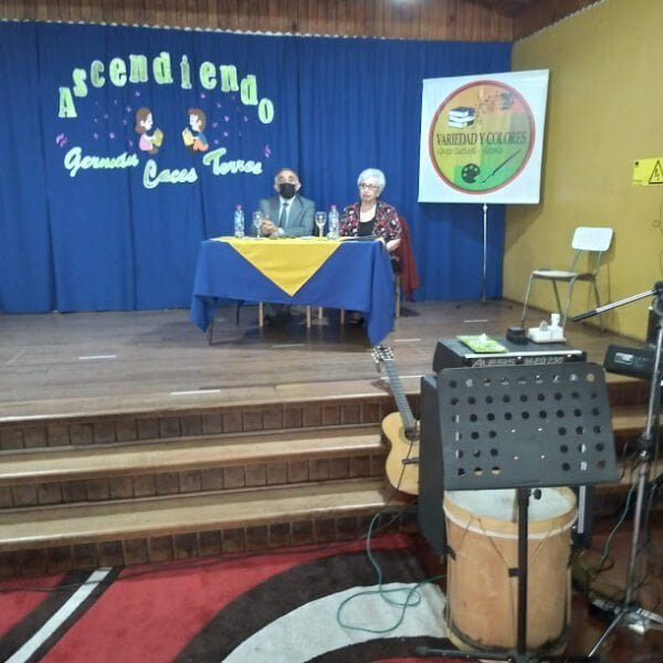German Caces Torres y su poemario “Ascendiendo”. 7 20211118 155403